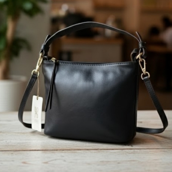 HOBO Handbags - NEW! Hobo Belle Convertible Shoulder Bag Black Leather NWT